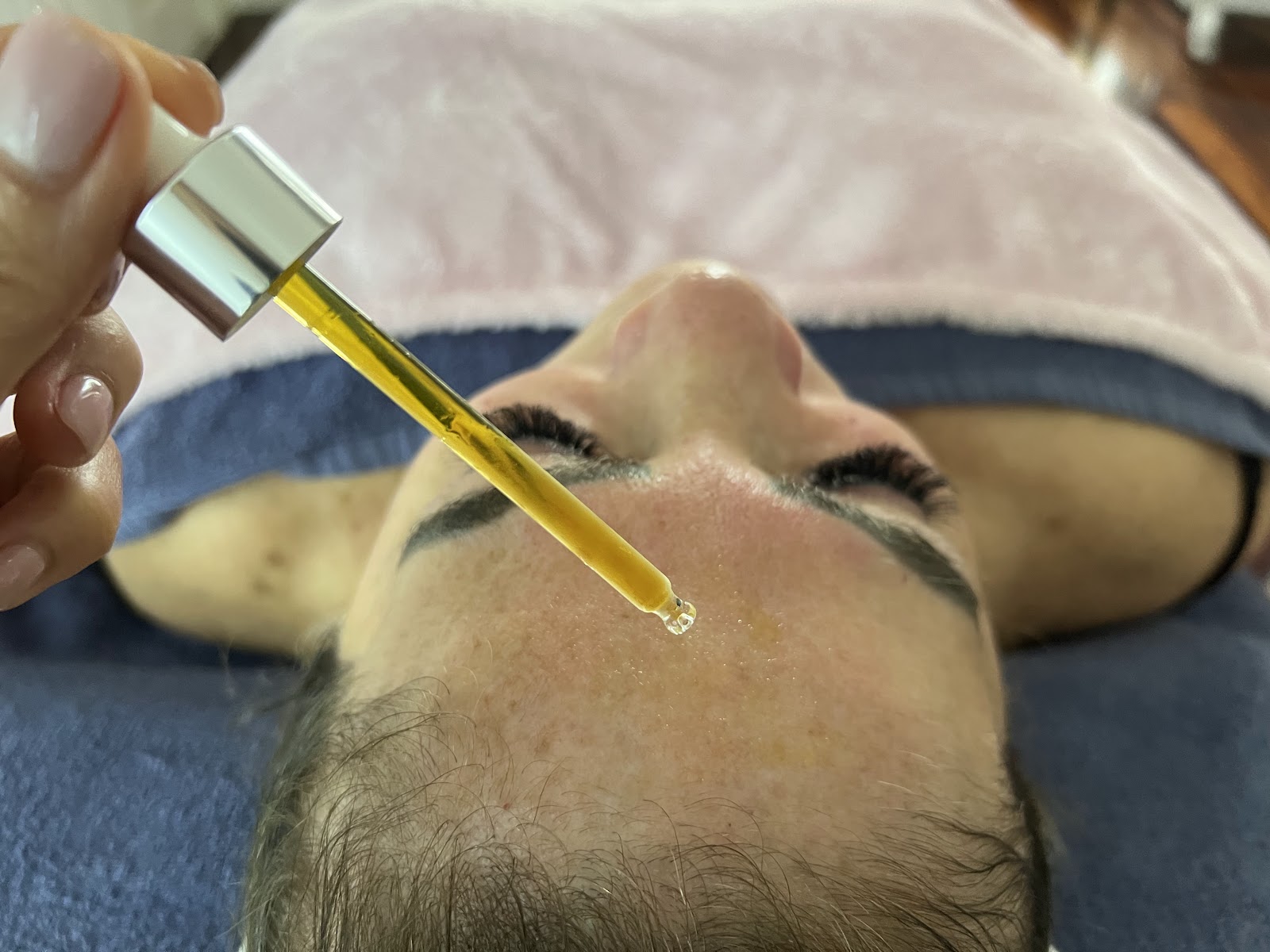 Facial serum treatment